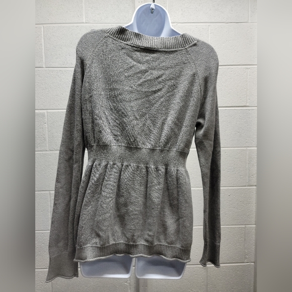 DKNY Women’s Buttoned Cardigan Sweater XL Grey Embroidered Flowers Boho Chic - Picture 4 of 5